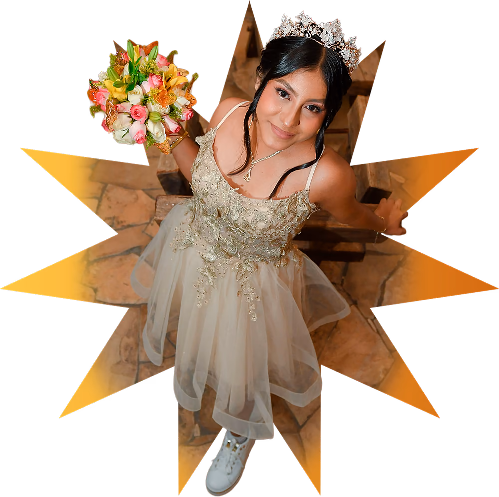 Sofía celebrando sus quince años